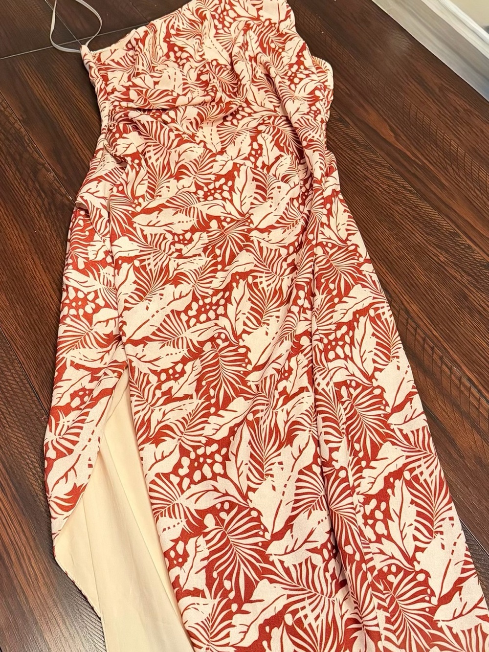 Alexia Admor One-Shoulder Leaf-Print Dress in Rust and Cream
